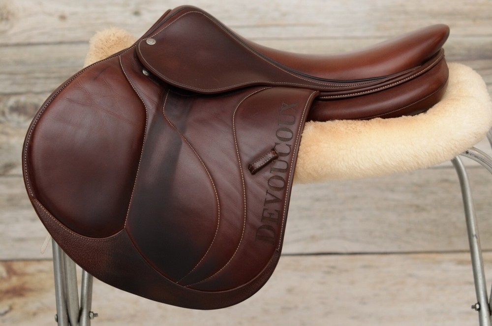 Stunning 2019 17.5" Devoucoux Biarritz S saddle for sale!