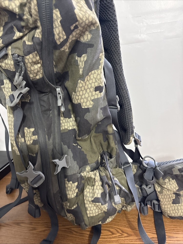 Kuiu Pro 3600 Verde Backpack Lumbar Support Adjustable Straps Carbon Pack Frame