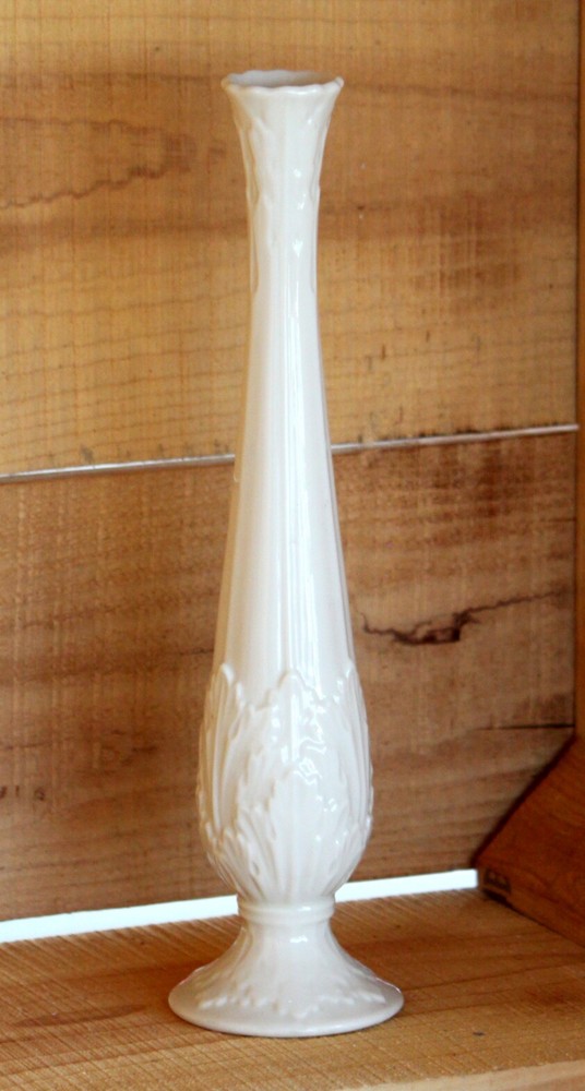 Woodland Pattern Leaf Embossed Tall Bud Vase