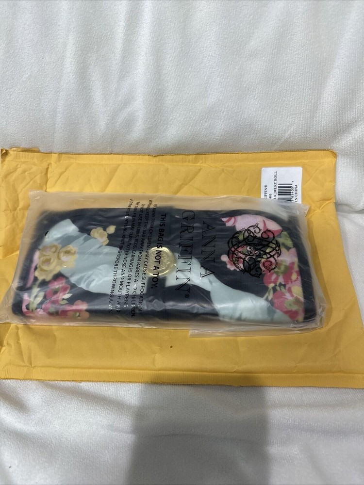 Anna Griffin Rose Black Craft Essential Storage Roll  new