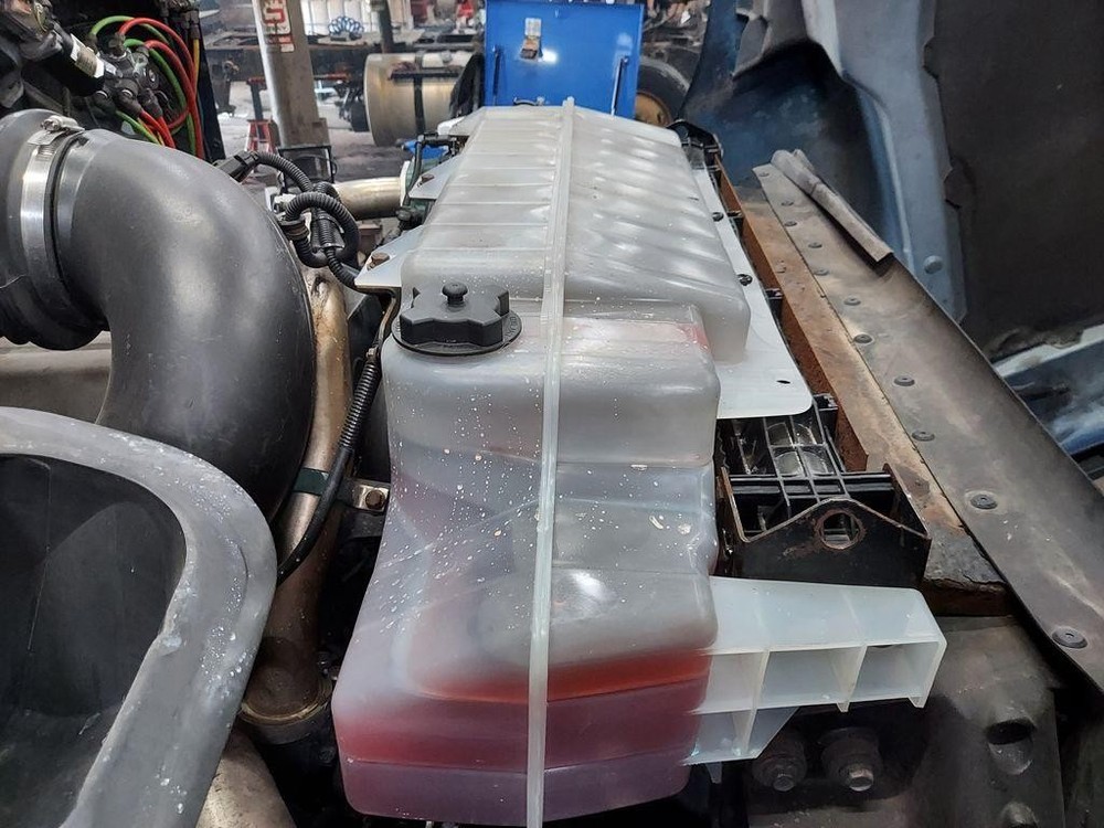 For 2008 VOLVO VNM RADIATOR OVERFLOW TANK ,  IL