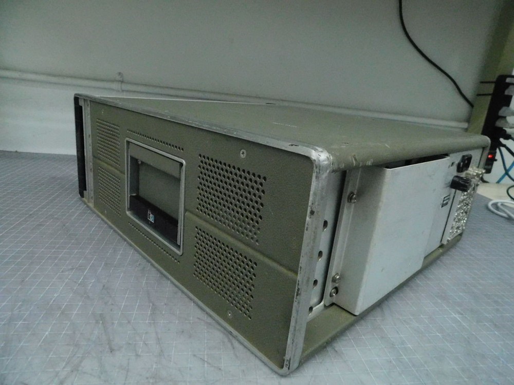 HP 8410A VINTAGE NETWORK ANALYZER M6830