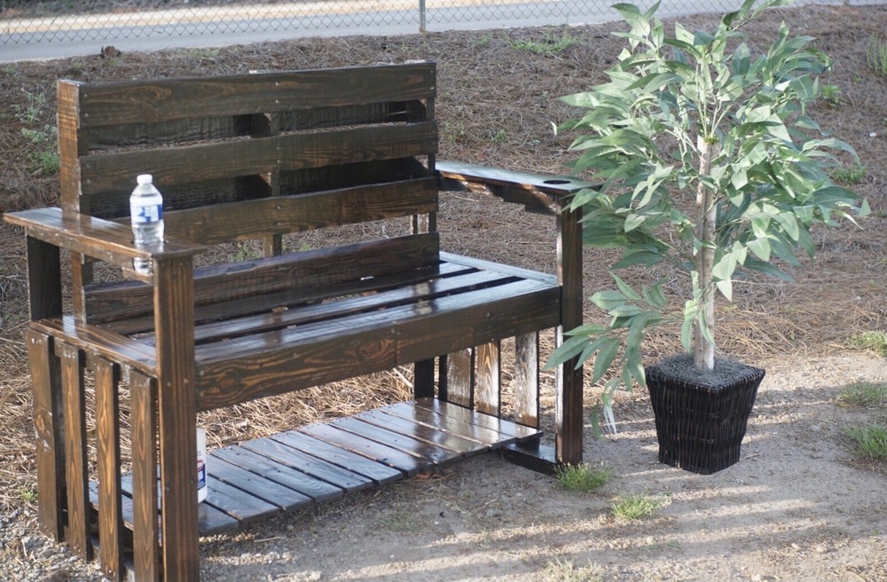 Outdoor Pallet Bench