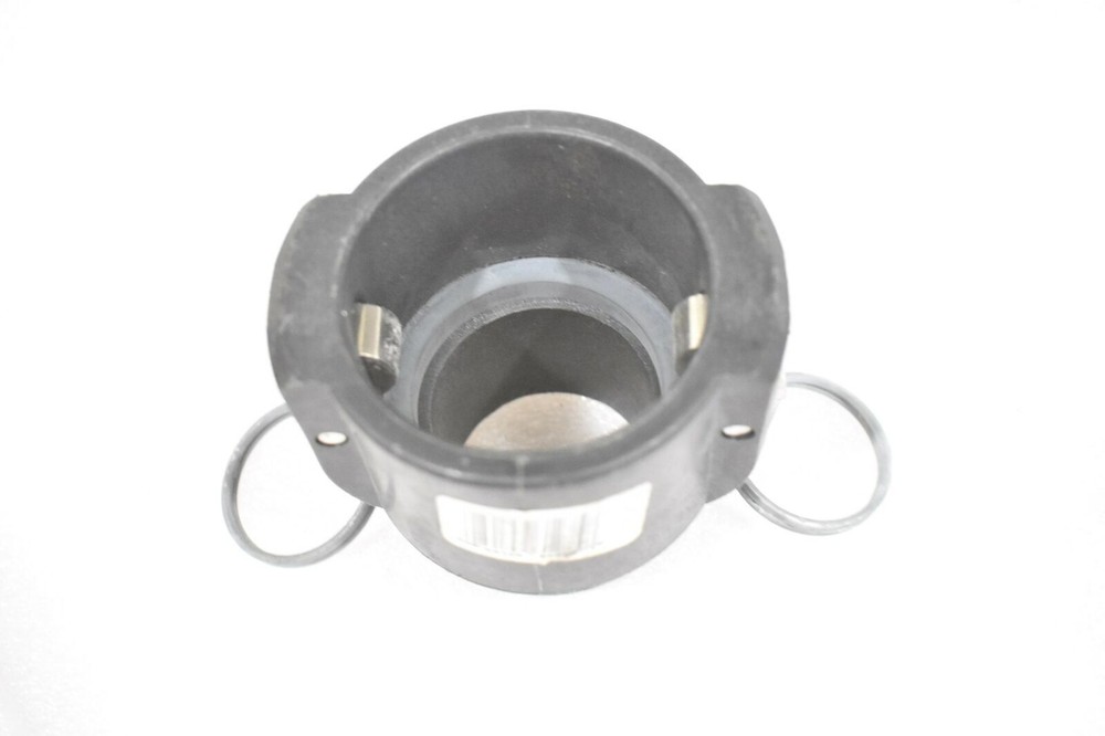 APACHE HOSE COUPLING 2" B MALE THREADED WITH METAL LATCHES AND KEYRING