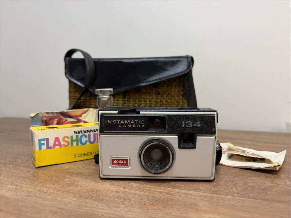 Vintage Kodak Instamatic 134 Camera UNTESTED