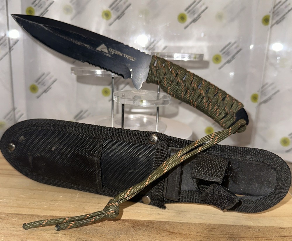 ozark trail Camping Knife w/Sheath