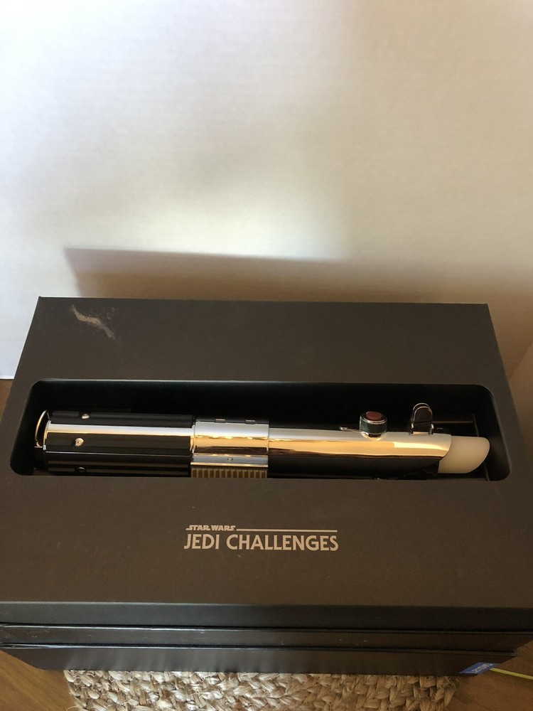 Star Wars Jedi Challenges VR Headset, Lightsaber, Controller & Tracking