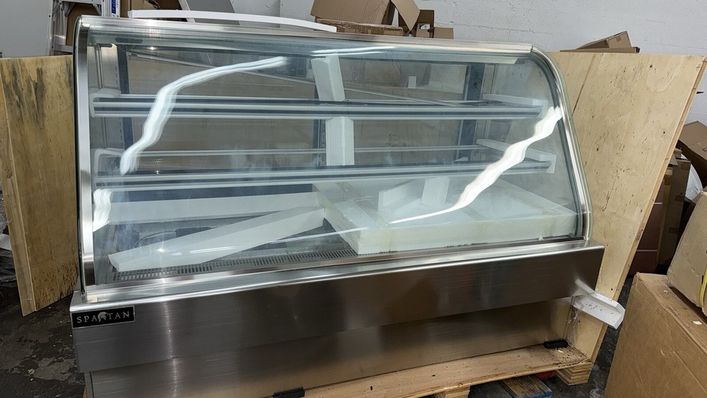 CURVED GLASS 72" Display Case 72" REFRIGERATED DELI - BAKERY DISPLAY CASE