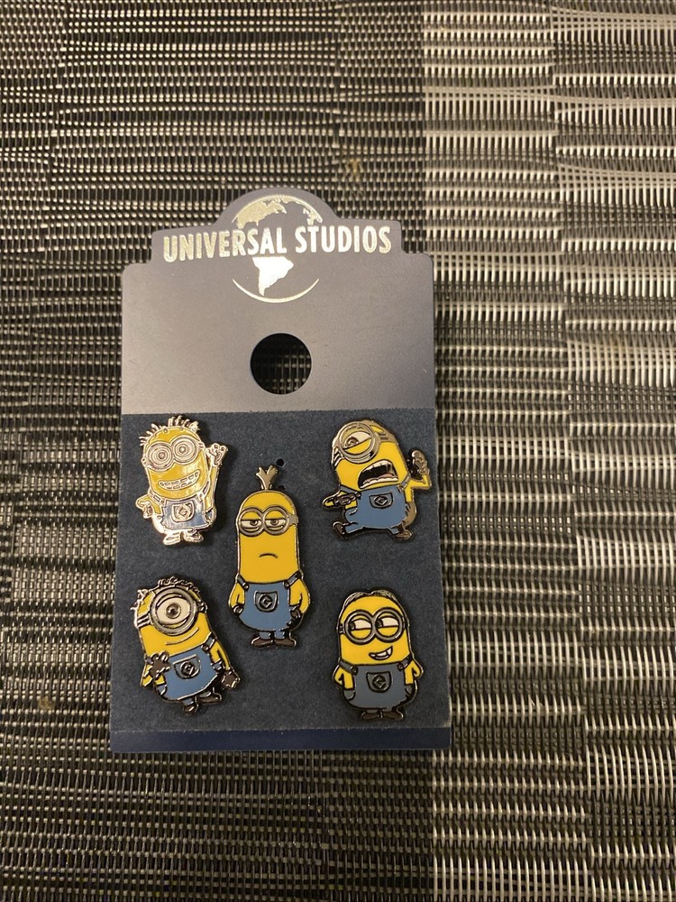 Universal Studios Exclusive Despicable Me Enamel Pin Set (5)