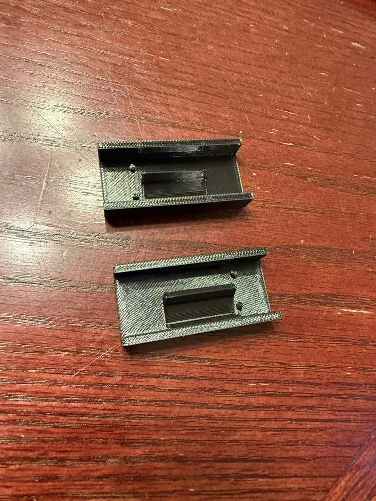 BOSS BCB 30 / BCB 60 Guitar case latches (pair)