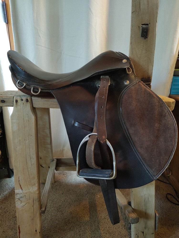Silver Fox 17" English Saddle