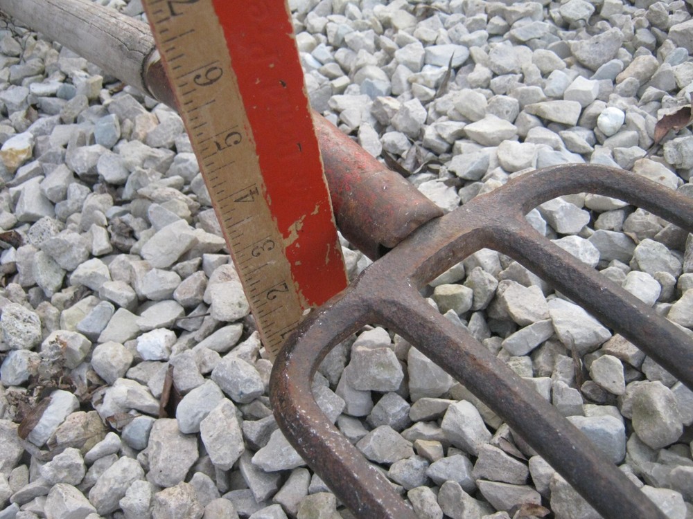 Rusty Original Vintage Primitive 4 Prong Hay Pitch Fork D Handle 41" long