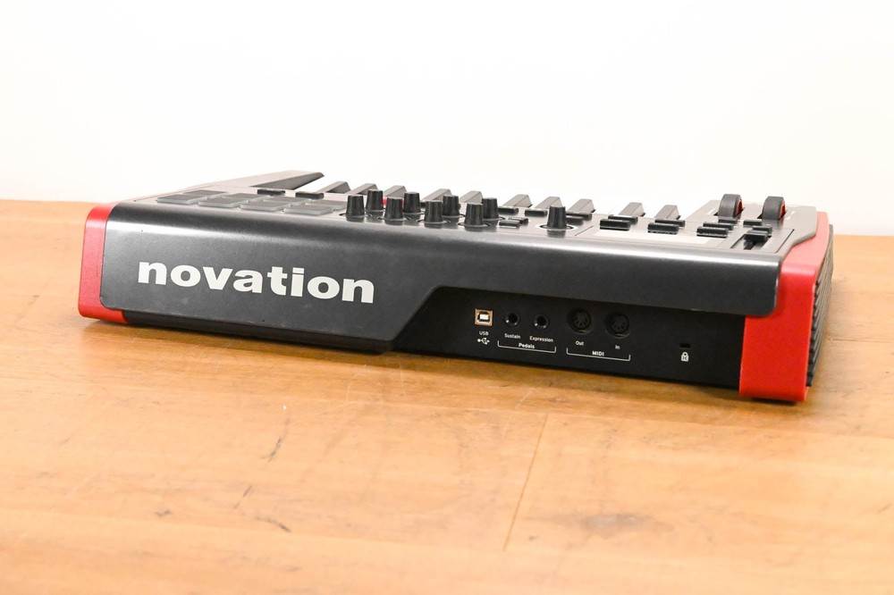 Novation Impulse 25 25-Key MIDI Keyboard Controller CG01ZDD