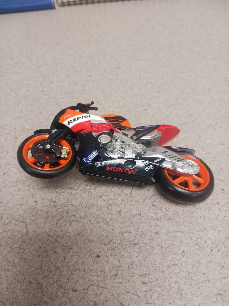 honda plastic motorcycle