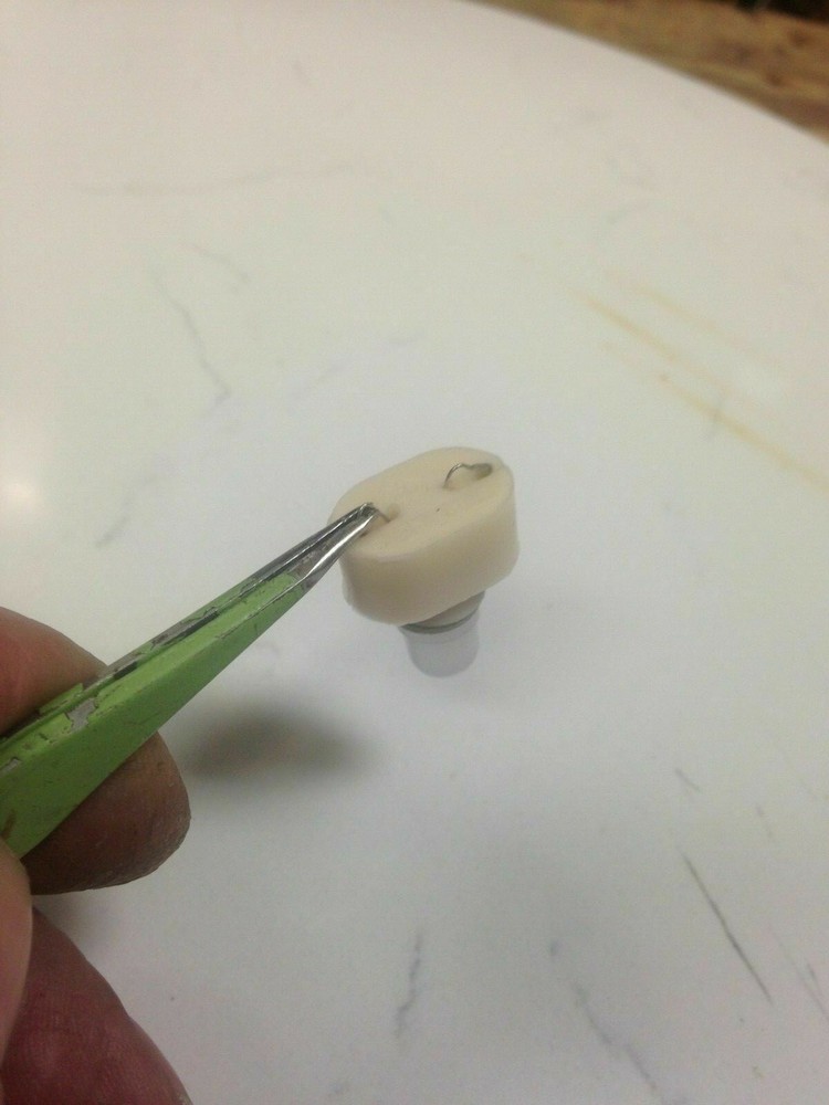 Vintage Sansui TU-7900 / TU-5900 front panel LED lamps.