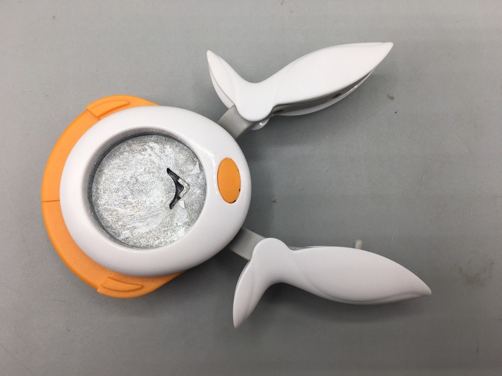 Fiskars Squeeze Punch Round The Corner