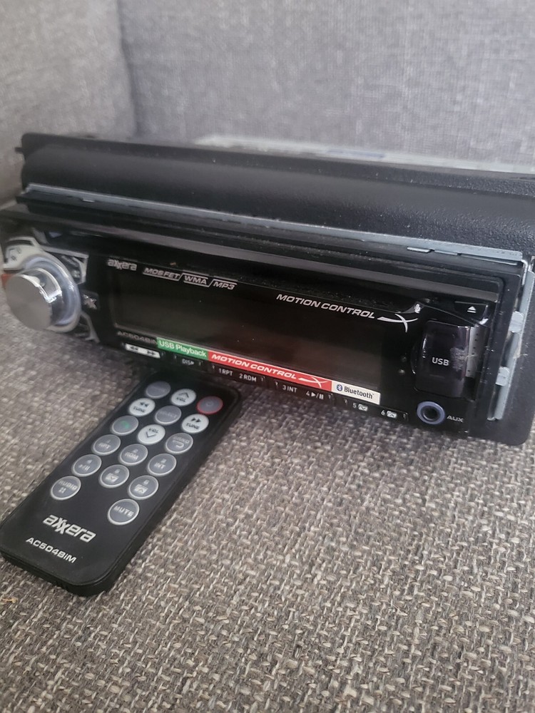 Car Stereo CD Player Axxera AC504BiM With Remote