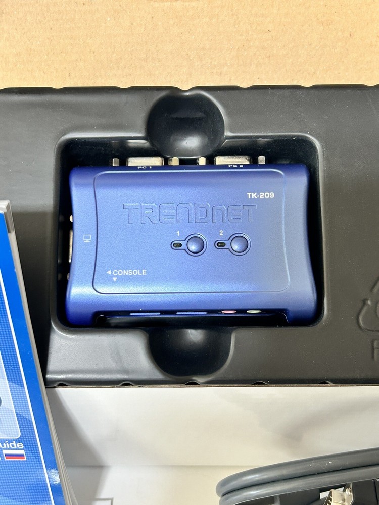 NEW Trendnet 2 Port PS/2 KVM Switch Kit W/Audio Controls 2 Computers TK-208K