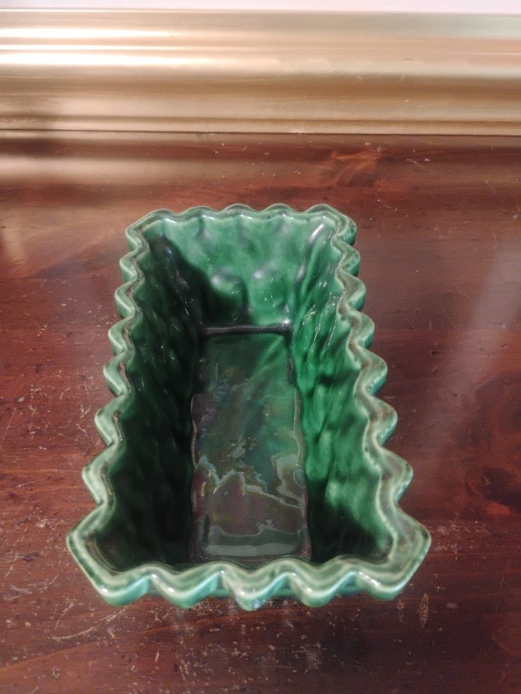 MCM UPCO USA 101 - 7" Green Rectangular Planter