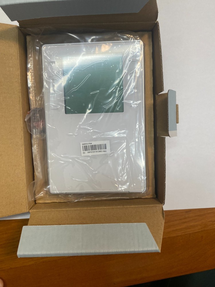 Siemens QMX3.P34 White Room Operator Unit w/ Temperature Sensor