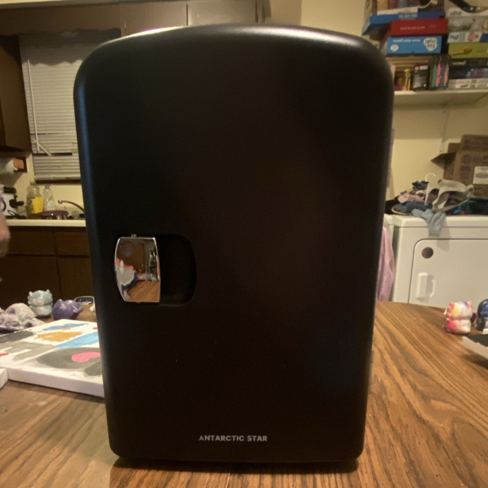 ANTARCTIC STAR Black Tabletop Mini Fridge Single Door Compact