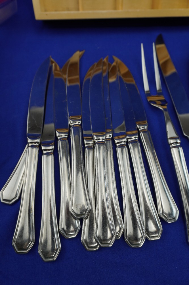 Wallace Cassino 90 Pieces Dinner Salad Fork Tea Table Spoon Steak Knife Serving