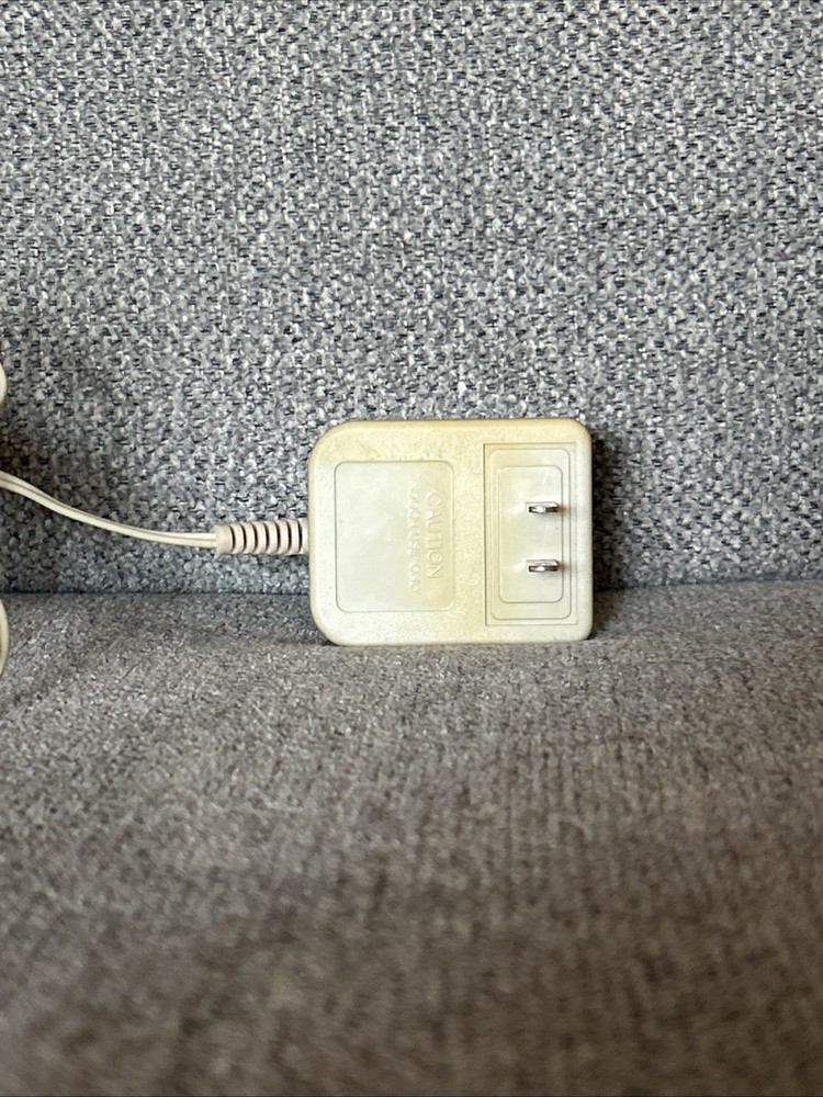 Advent Computer Shelf Speakers S3197 Vintage Retro