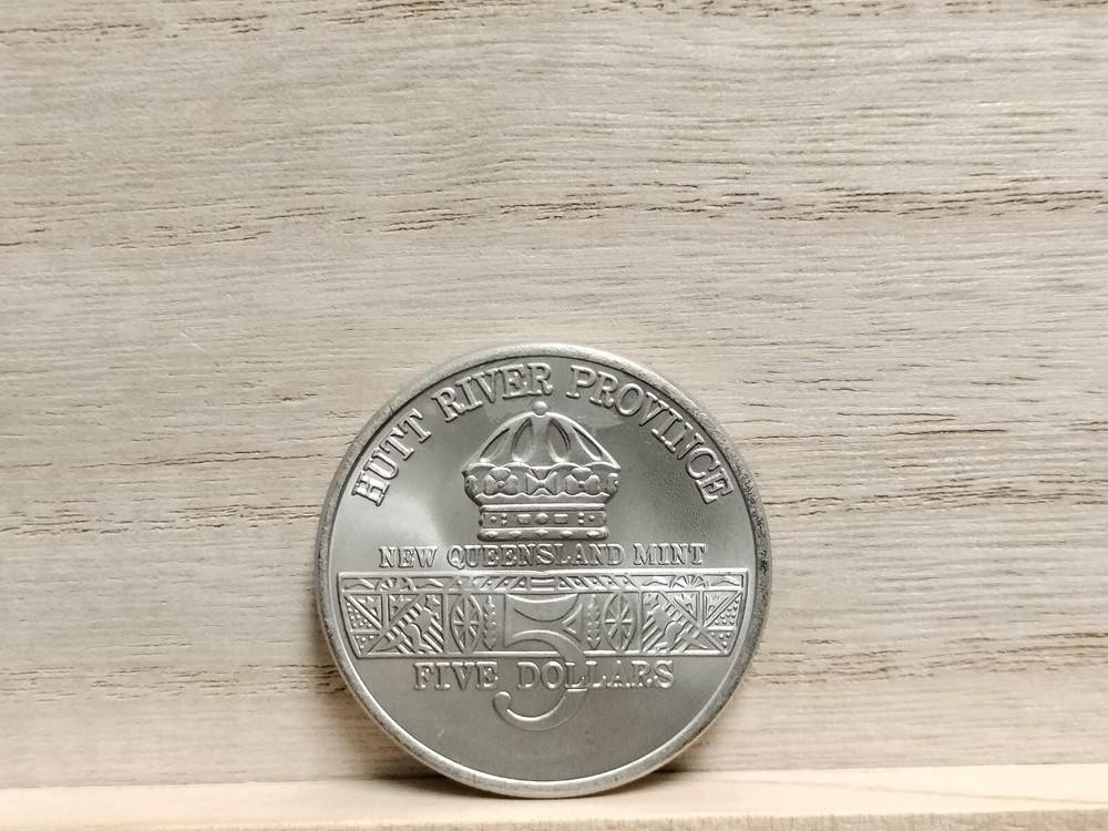 1991 5 Dollars Hutt River Coin (AH64A Apache)