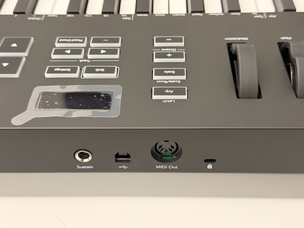 Novation Launchkey 88 [MK3] Keyboard Controller - IN BOX