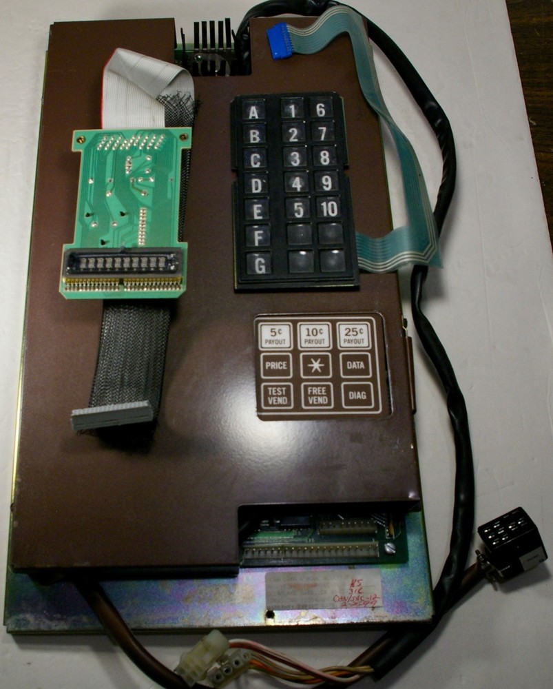National 145 SNACK VENDING MACHINE CONTROL BOARD Keyboard & Display Tested