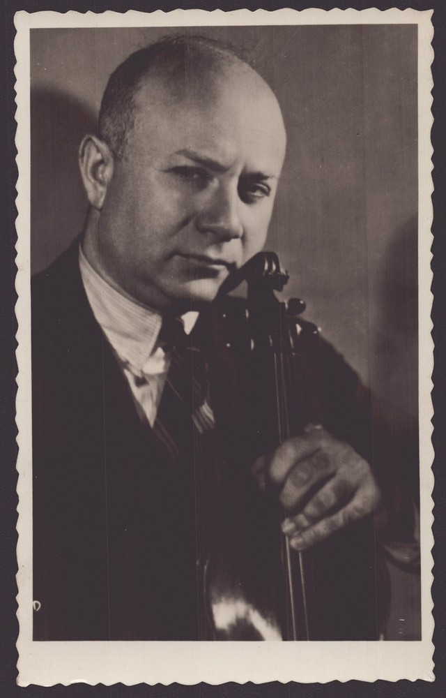 MISCHA ELMAN - AUTOGRAPHED SIGNED PHOTOGRAPH 1939