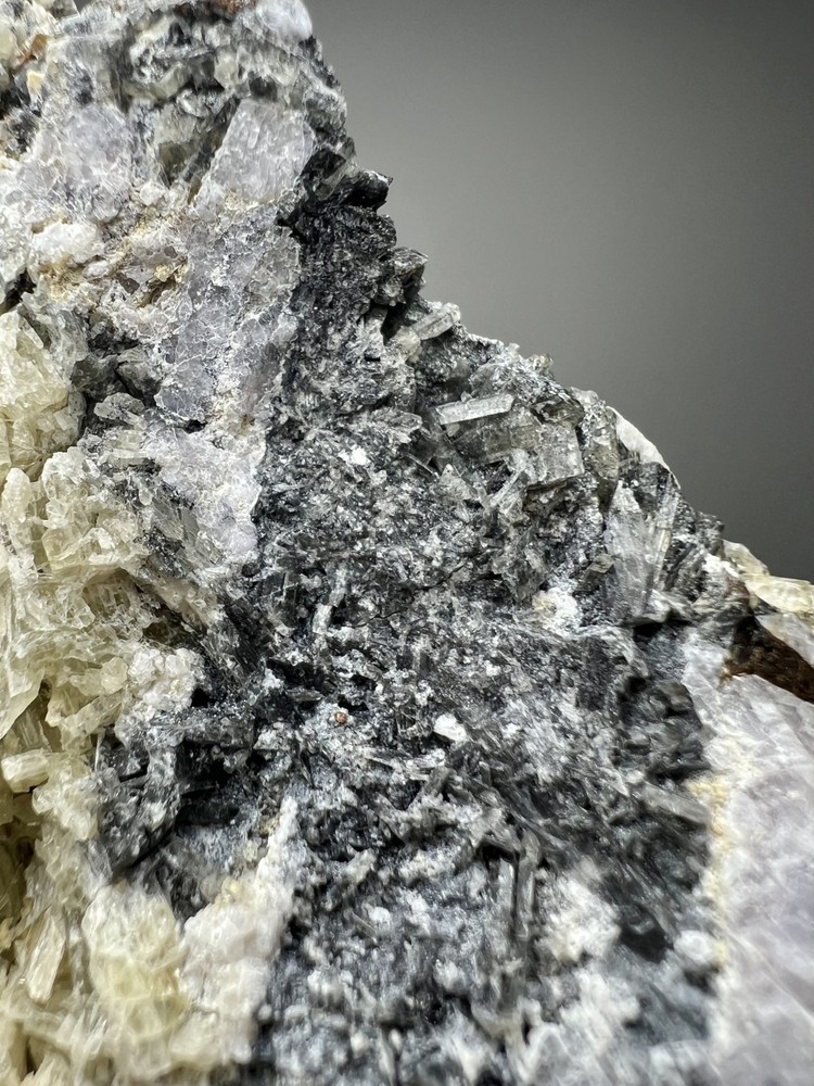 1086 Gr. Fluorescent Strong Persistent Phosphorescence Hackmanite W/ Richterite