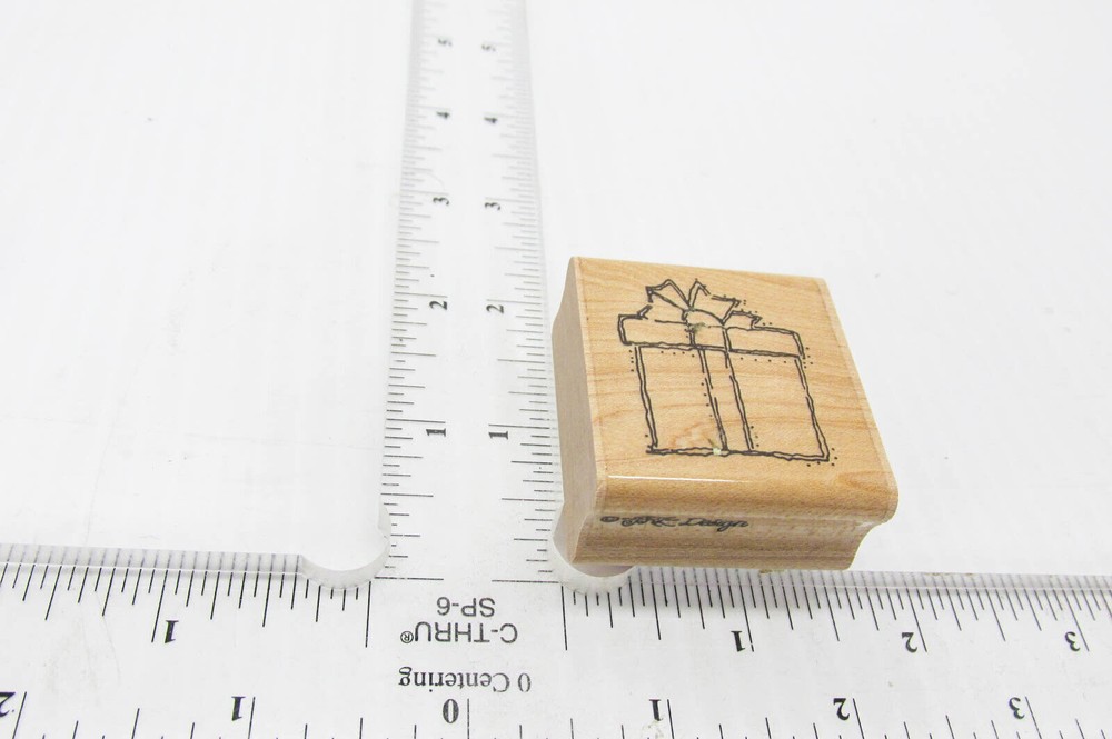 Bow Wrapped Present Gift Box Rubber Stamp - Stamp Set G34