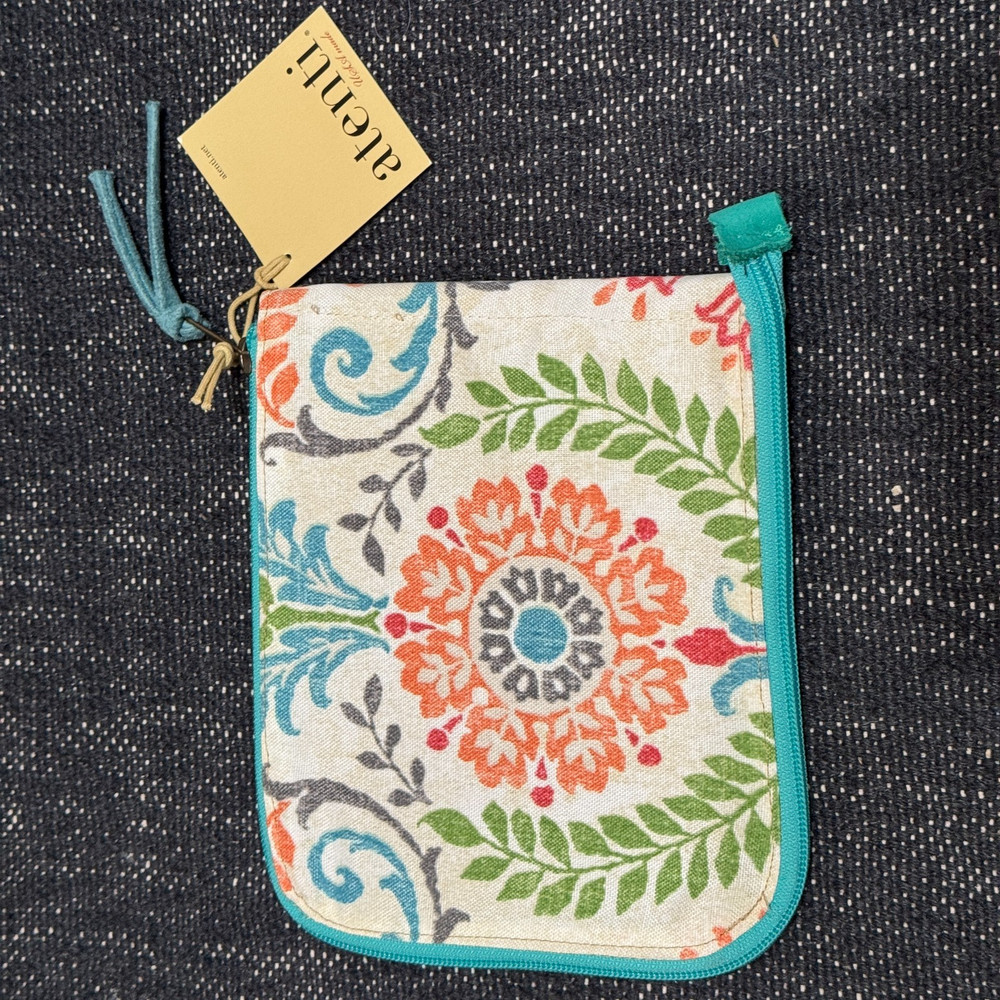 Atenti Circular Needle Case with Insert, Rambla Suzani Paisley Pattern