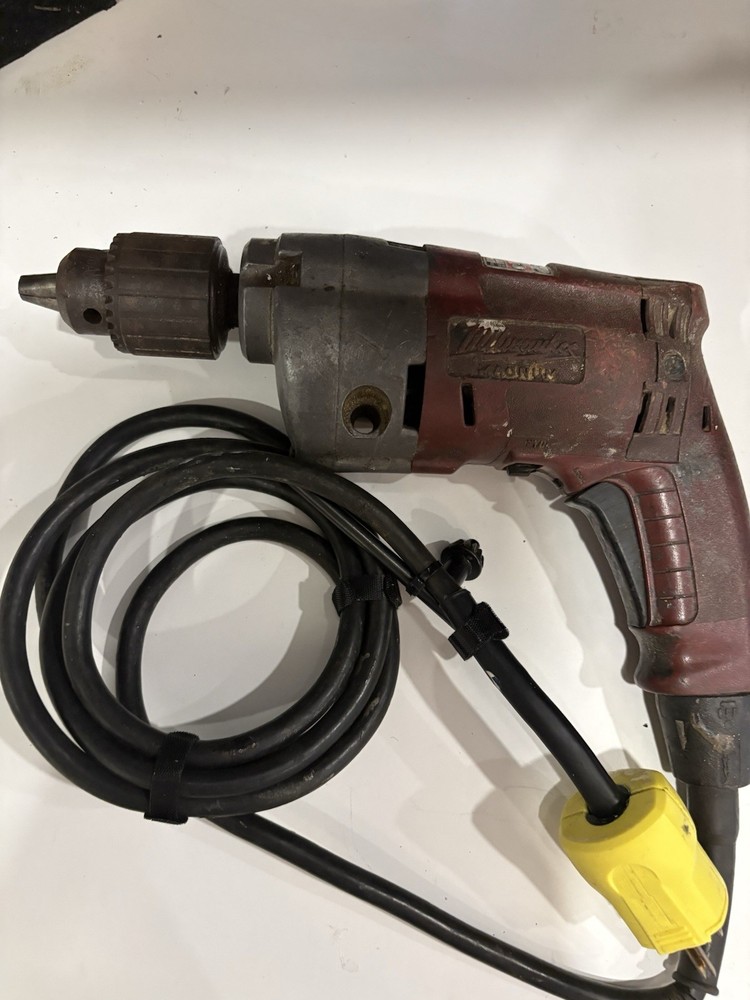 1/2" MILWAUKEE MAGNUM HOLE SHOOTER