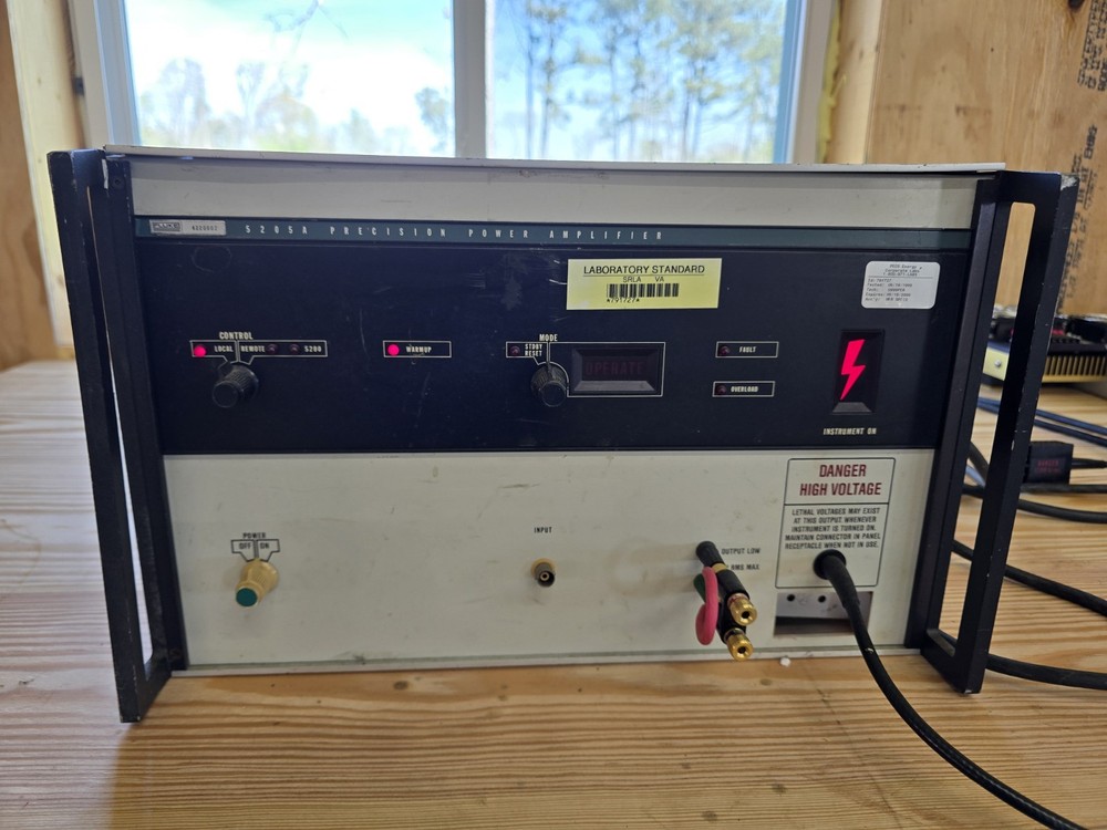 Fluke 5205A PRECISION POWER AMPLIFIER