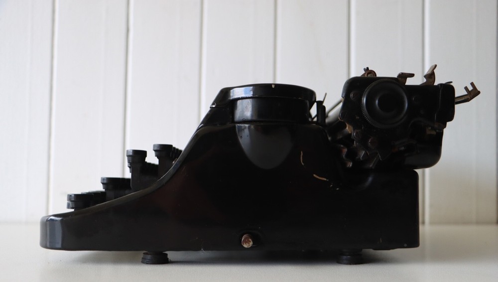 Antique MERCEDES Typewriter - Excellent Working Condition **** German Made ****