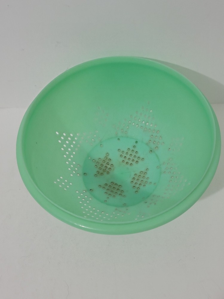 Vintage Green Tupperware Colander Strainer 339-2 Inside Has A Discoloring