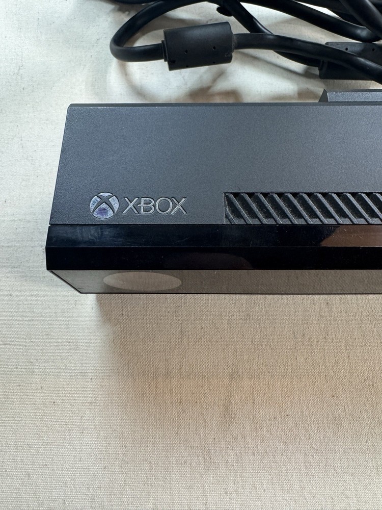 Microsoft Xbox One Kinect Sensor Wired Black for Xbox One Console Used