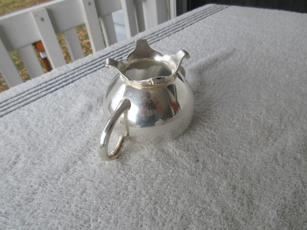 QUALITY~~ ~[ ONEIDA LTD ] SILVERPLATED LIDDED SUGAR BOWL ~CLEAN!!!!