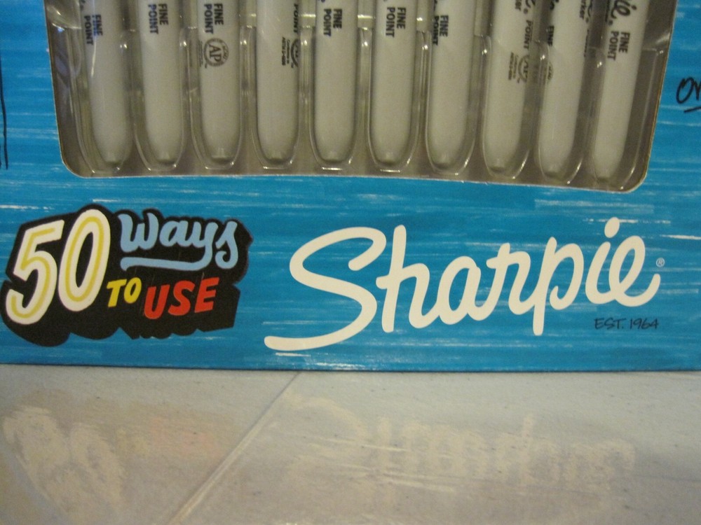 SHARPIE SPECIAL EDITION 12 CT. ASSORTED FINE POINT PERMANENT MARKERS--NEW