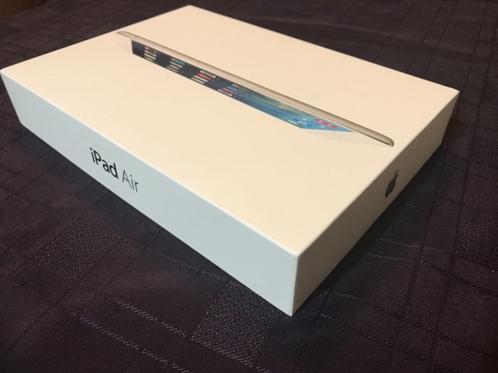 Apple iPad Air Model A1474 ME906LL/A 132GB Silver~Empty Box with inserts