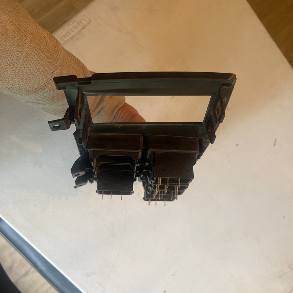 Volvo VNL 82756001 Dashboard Switch Panel