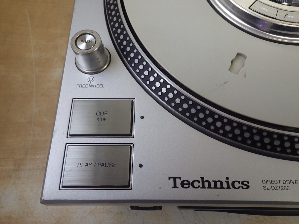 Technics SL-DZ1200 Silver Direct Drive DJ Turntable Player JP y3335