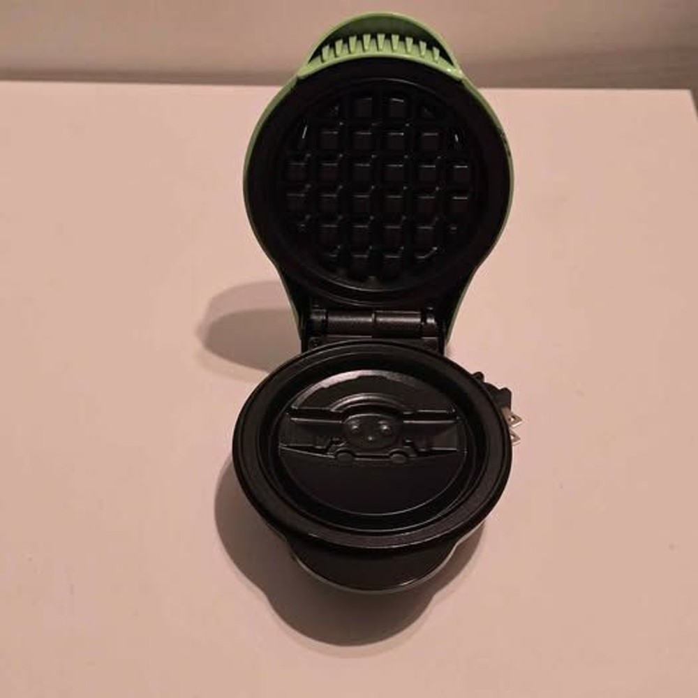 Grogu Star Wars Mandalorian Mini Waffle Maker