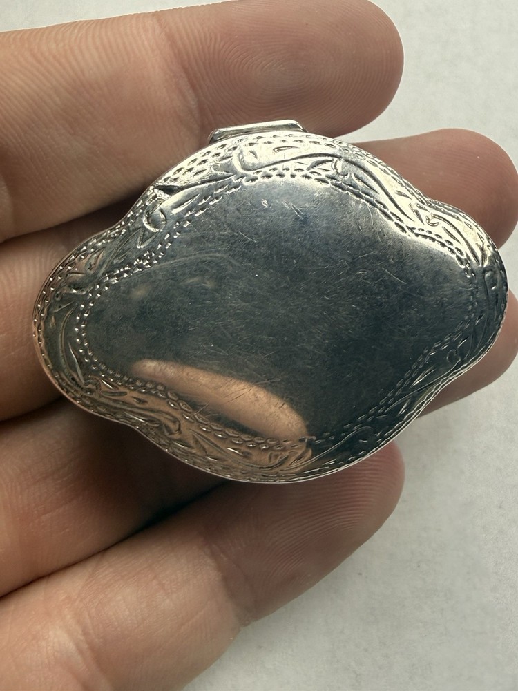 Vintage Unique Ornate Solid Sterling Silver Etched Snuff/Pill Box - 15.1g