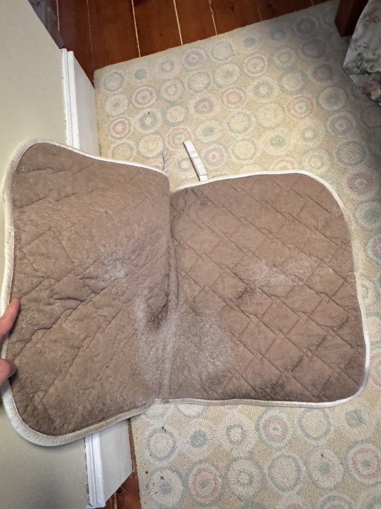 4 saddle pads in this bundle- multiple brands.