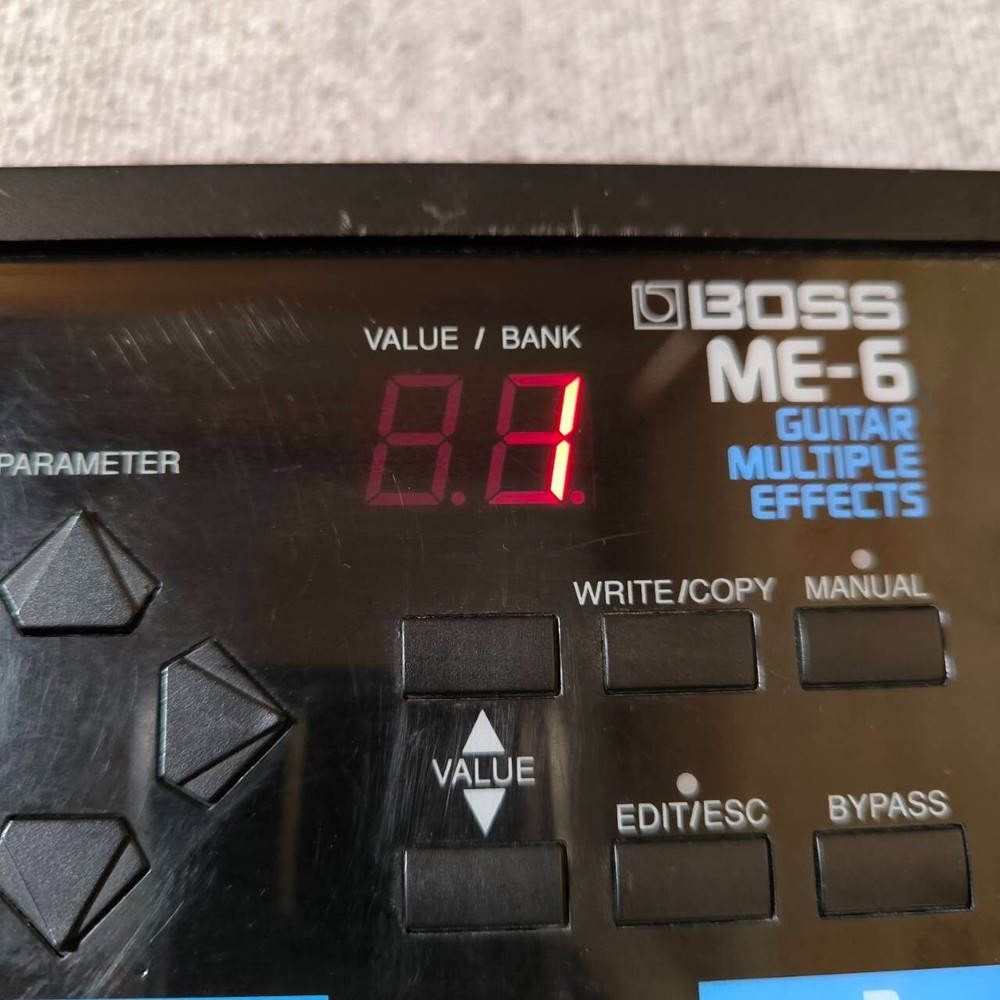 BOSS ME-6 Guitar Multiple Effects Distortion Chorus Effects Unit W/AC Adapter