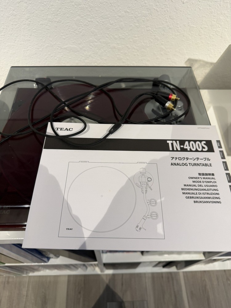 TEAC TN-400S Analog USB Turntable Record Player Cherry Red. Mint condition