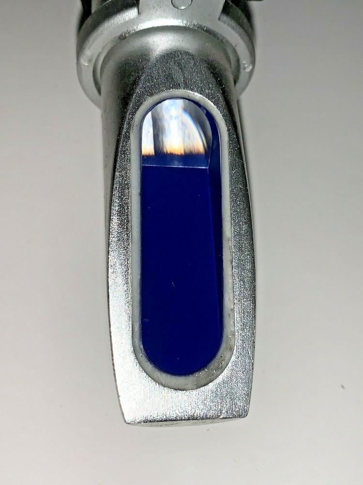 PORTABLE REFRACTOMETER, 0°- 18° RANGE, +/-0.2° ACCURACY, 1ML VOLUME